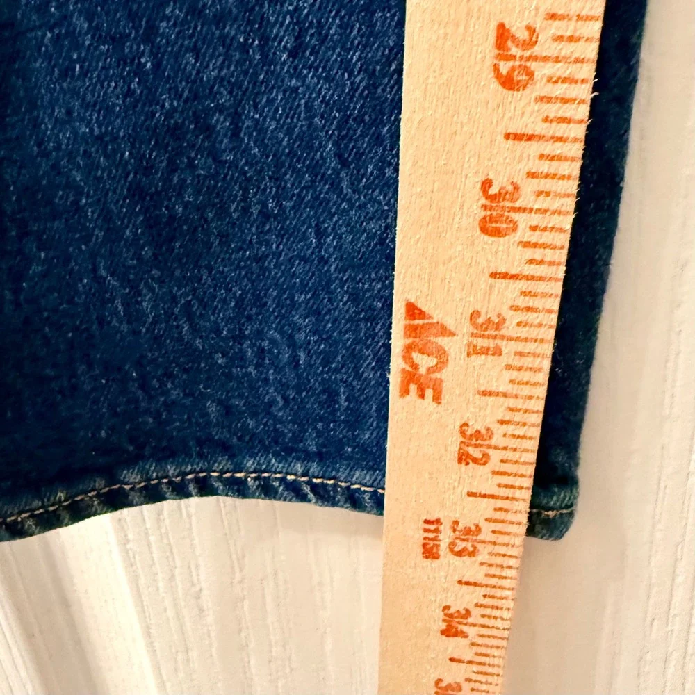 Levis excellent used